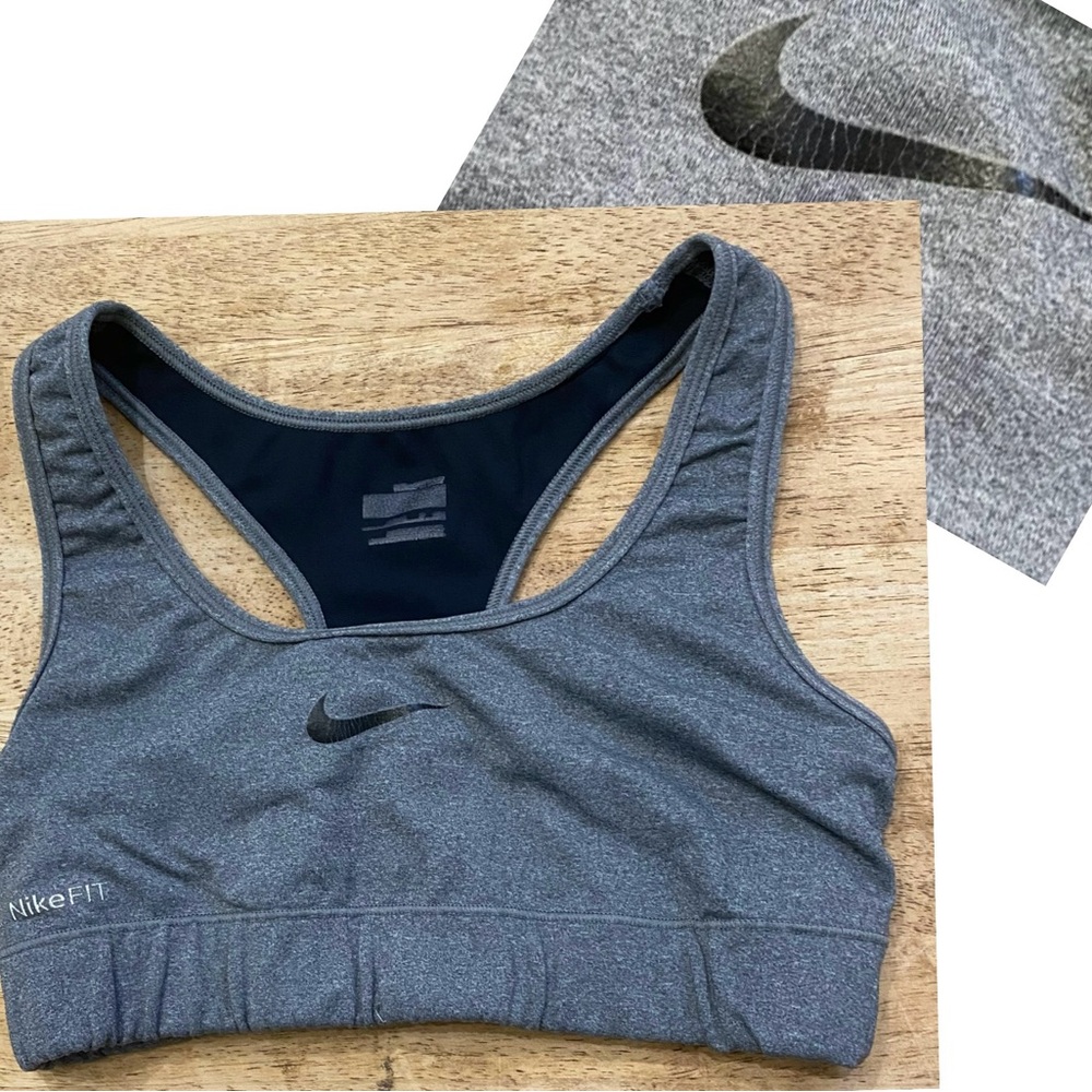 Nike Swoosh (see pics for‎ measurements) Light Support Non Padded Sports Bra